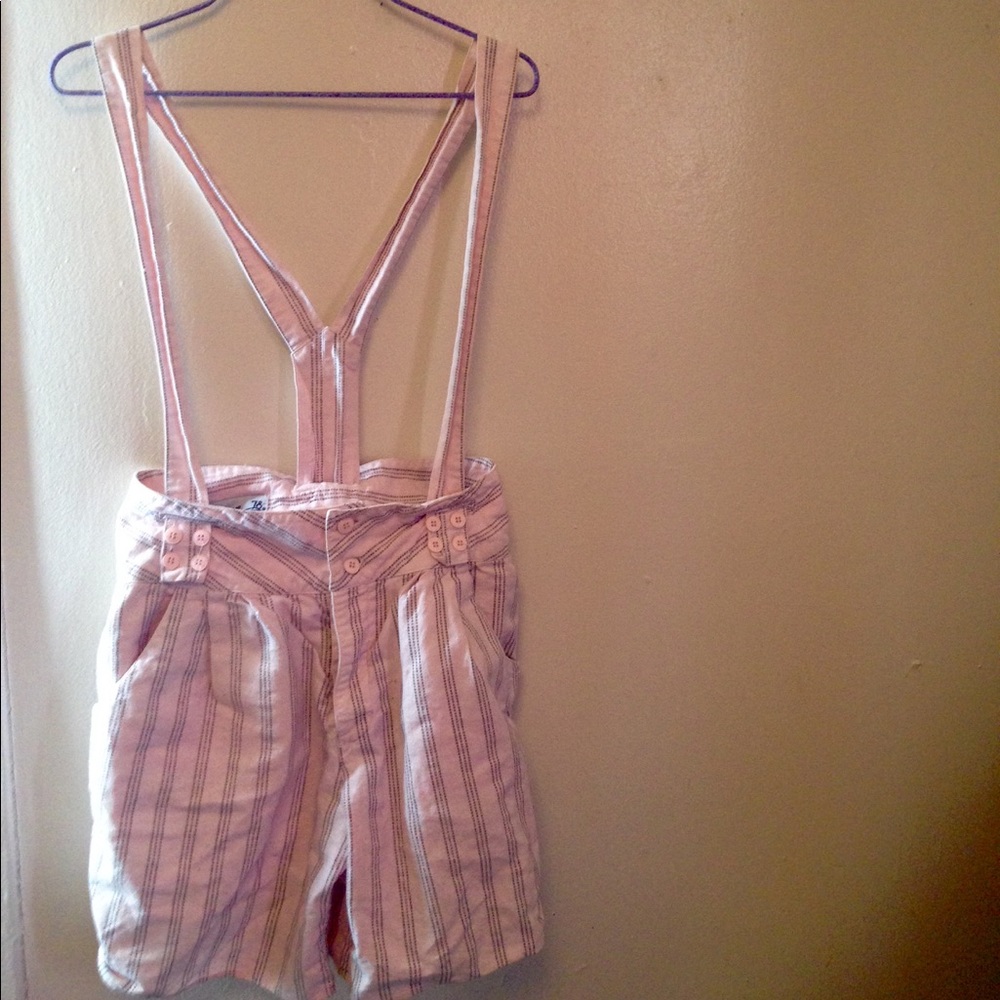 Overall/suspended Shorts 💕